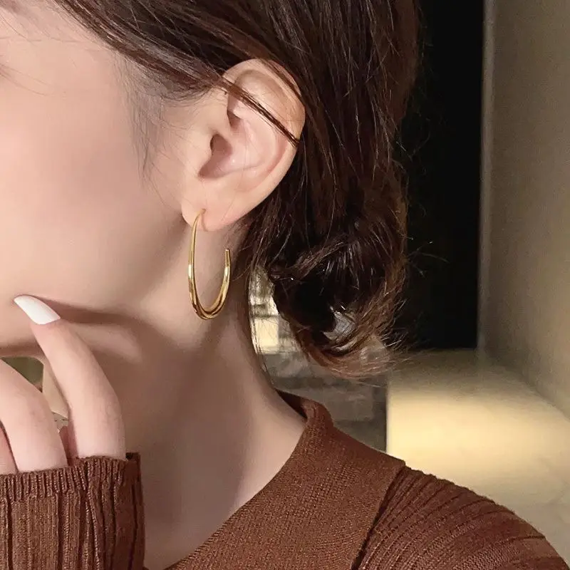 Hot Sale Geometric Oval Hoop Earrings for Women Simple Desgin Earrings Party Wedding Fashion Jewelry Accessories 2024