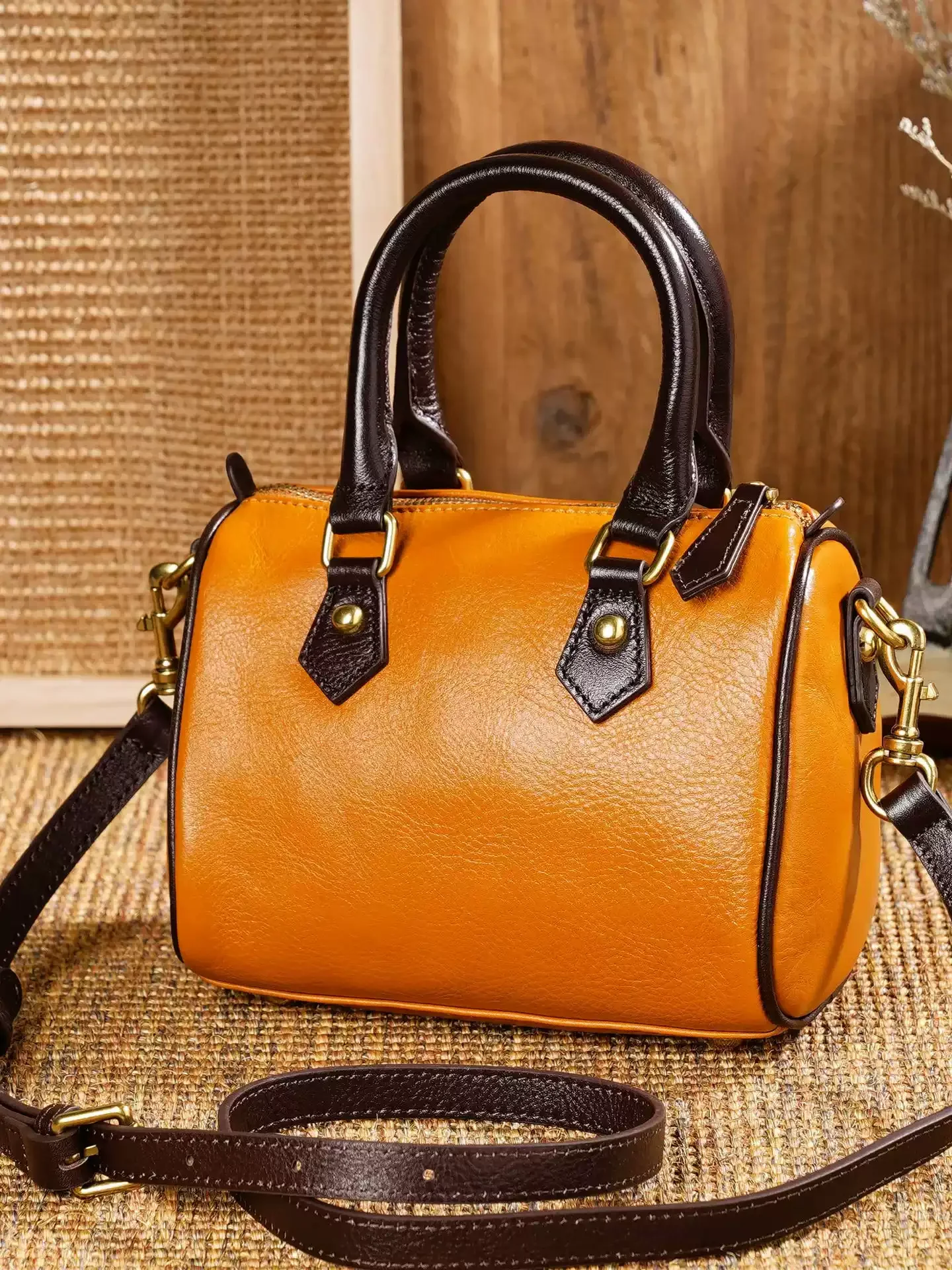 

Classic Boston Shoulder Bags For Women Niche Affordable Luxury And Vintage Genuine Leather Ladies Female Handbags
