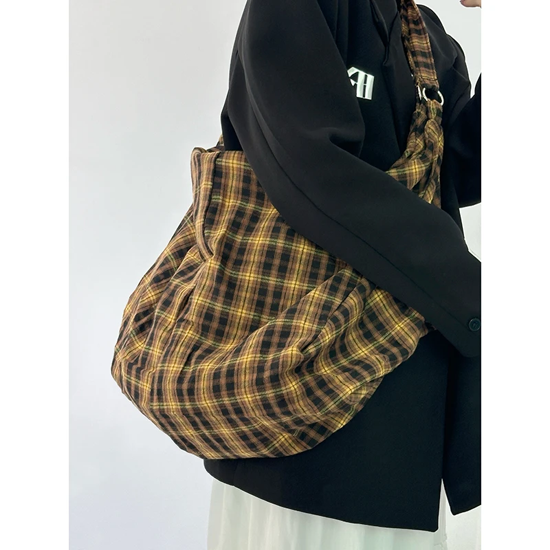 Vintage Plaid Large Capacity Crossbody Trendy Casual Tote Backpack Versatile Handbag Oversized Canvas Armpit Bag Scotland Style