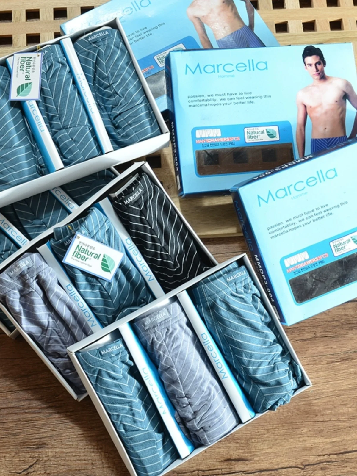 

Men's Casual Elastic Boxer Shorts Three-Pack Color Random Flat Angle Pants Comfortable Breathable Underwear mid Waist Design