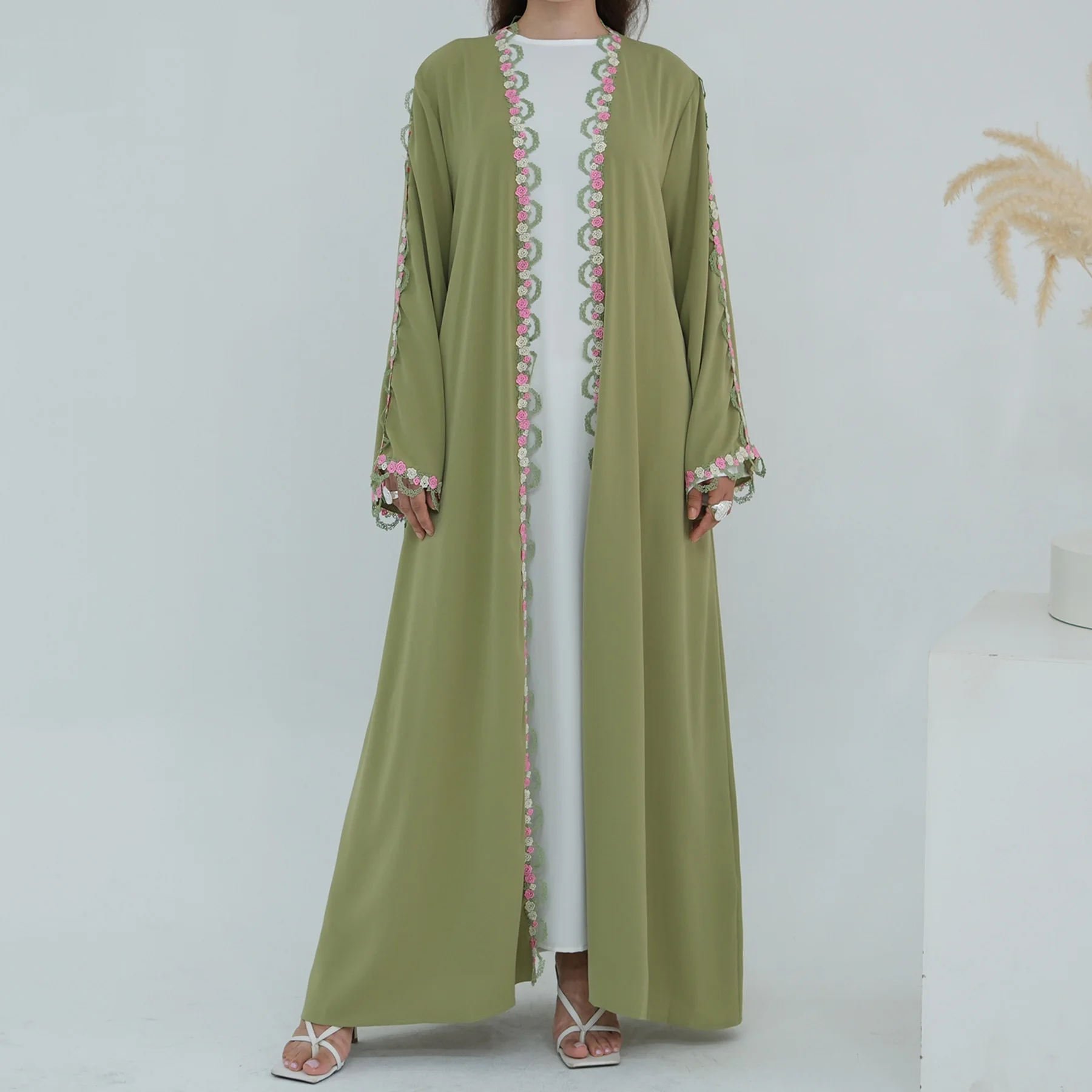 

Sweet Floral Appliques Kimono Abaya, Side Pockets Muslim Women Outfit Open Abaya, Evening Party Ramadan Dubai Islamic Clothing