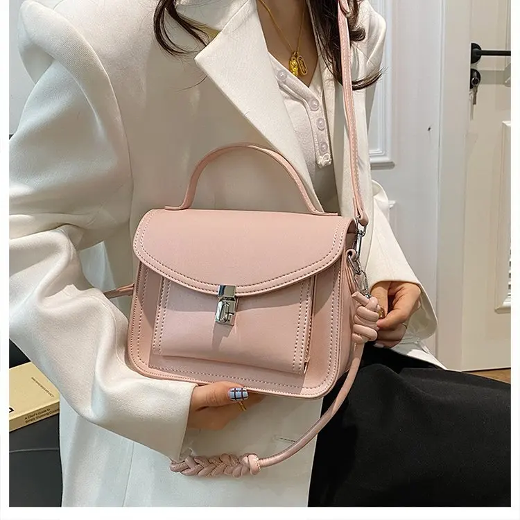 

2025 Niche Tote Bag, Trendy Shoulder Purse for Women, Versatile Crossbody, Minimalist Day to Night Bag, Textured Sling Bag