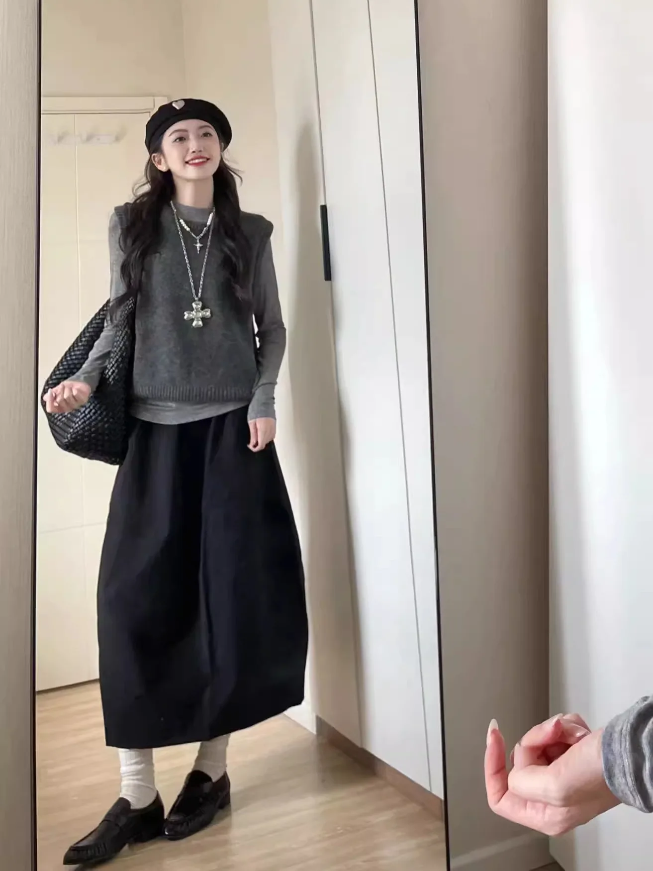 

Grey Knitted round Neck Vest And Base Shirt Set Women's Fashion Autumn Outfit High Waist Skirt Three Piece Set Warmth Function