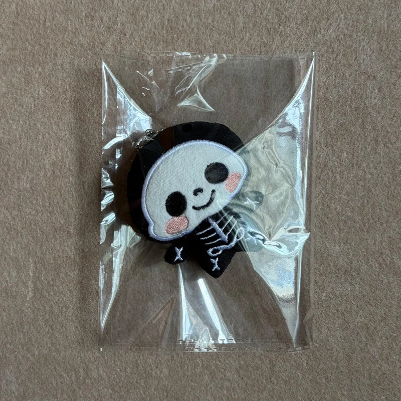 

Cute Little Skeleton Figurine Decoration Book Packaging Small Pendant Keychain Cute Birthday Gift