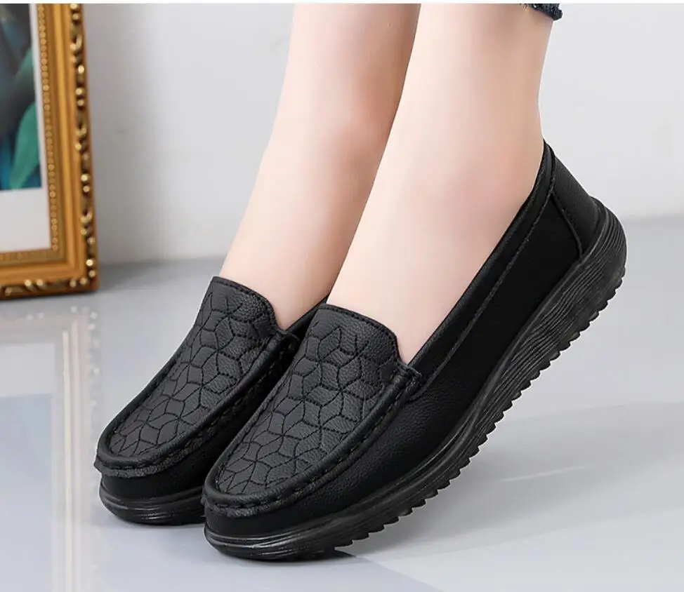 

Women Flats Platform Shoes Women Elegant PU Leather Shoes Woman Autumn Slip On Casual Flat Shoes Women flat sole single shoes