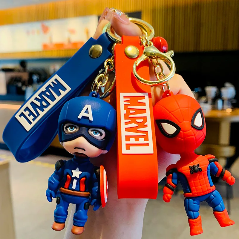 Disney Super Heros Doll Car Key Ring Men and Women Bag Hulk Thor Pendant Accessories Luxury Car Keychain Accessories for Men