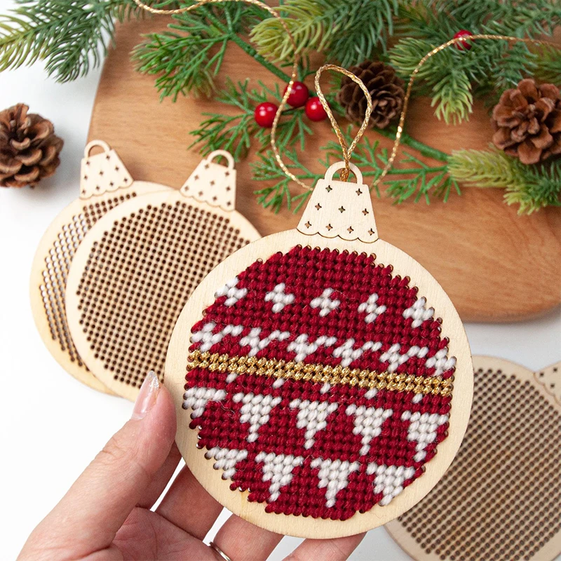 6Pcs Christmas Cross Stitch Hole Carving Wooden Pendant Embroidery Slices Diy for Xmas Holiday Christmas Tree Hanging Decoration