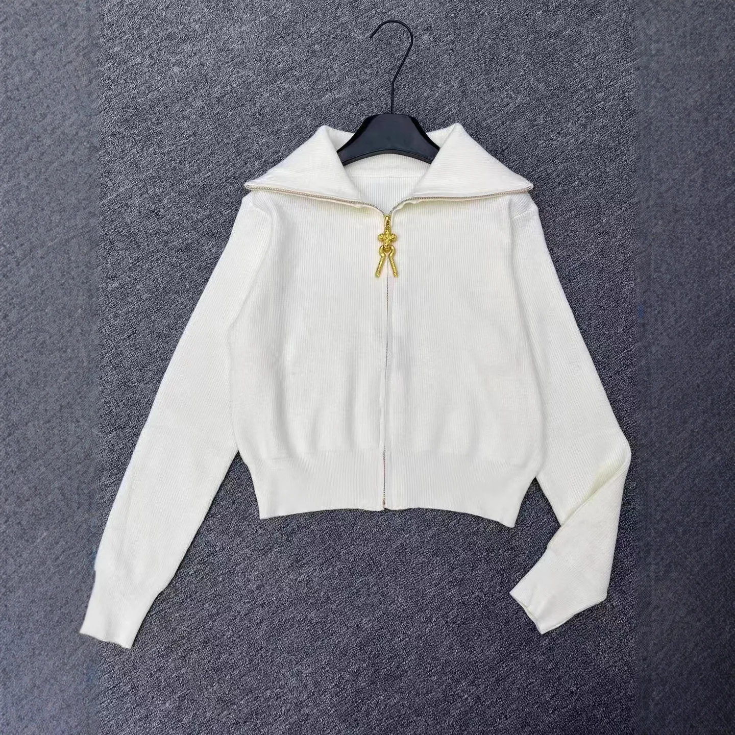 Autumn and Winter New Loose Collar Zipper Knitted Sweater Cardigan Women's Irregular Metal Buckle Versatile Sweater Jacket