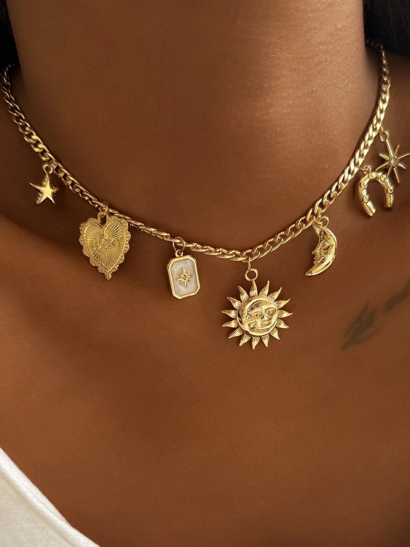 Collar con dije bohemio, colgantes de sol, luna, estrella, corazón, joyería en capas celestial para mujer, accesorio de regalos para festivales