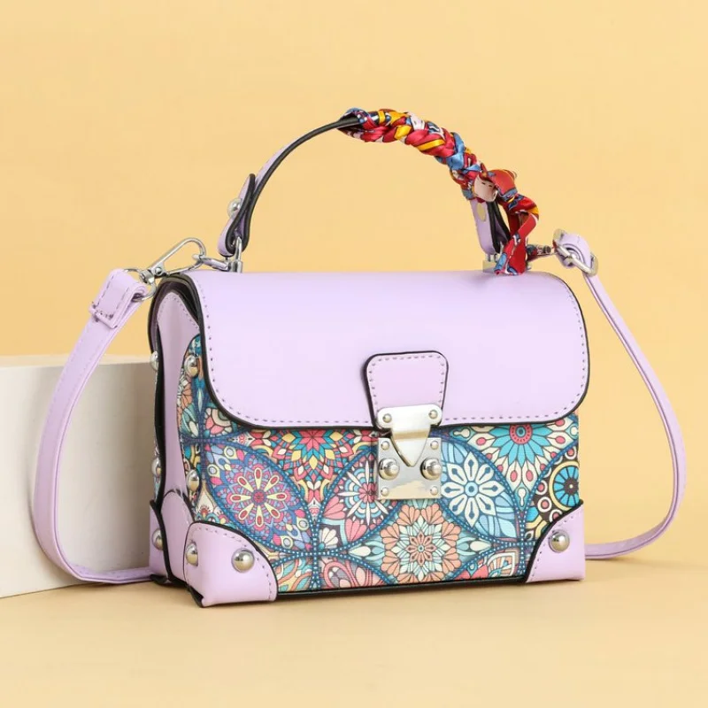 

Top-Tier Women's Messenger Bag Made Of Jaguar-Print Leather Boasting Trendy Paris Neat Spacious Daily Look​