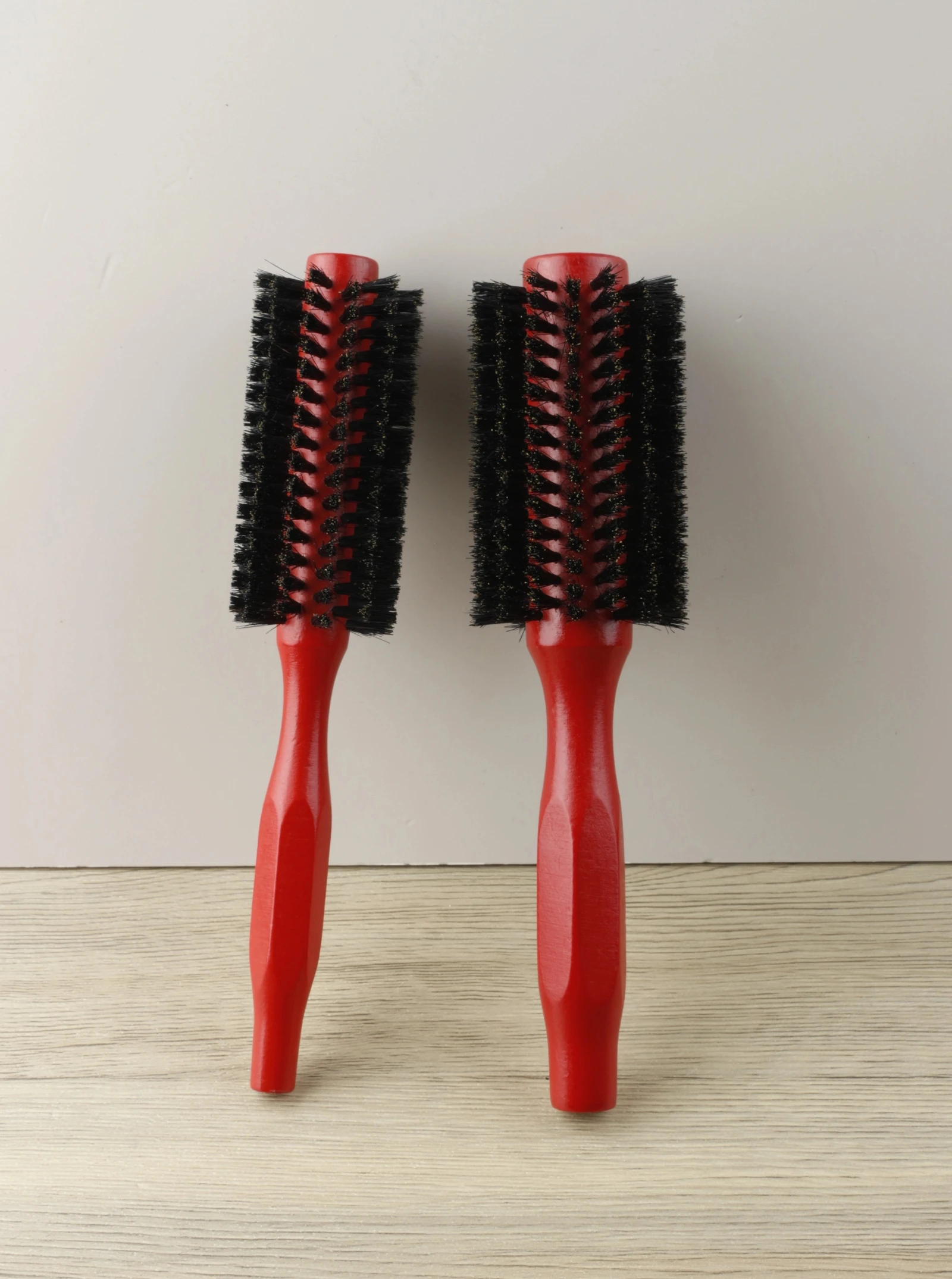 4 Größen Runde Haarbürste aus Rotem Holz mit Wildschweinborsten für Salon und Friseur, Lockenstyling-Kamm für Voluminöses Lockiges Haar, Geeignet für Alle Haartypen – Detail 12
