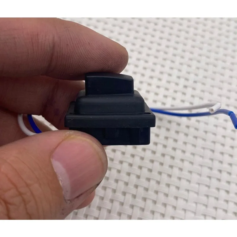 For Hyundai TUCSON 2015-2019 82657-D3710 82657D3710 Front Door Exterior Handle Inductive Push Button Switch
