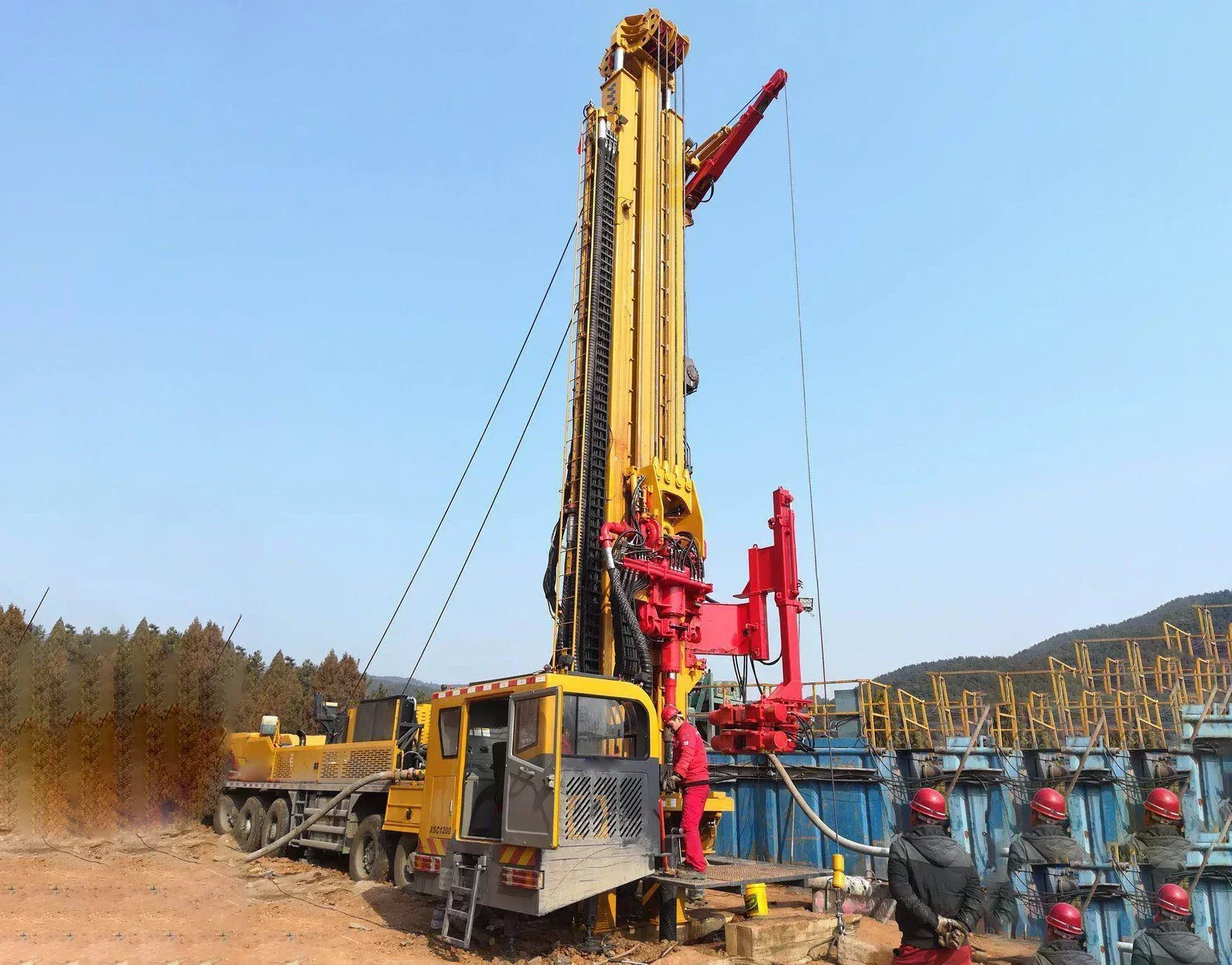 Popular Model 2000 M XSC20 Water Well Drilling Rig With Spare Parts On Selling