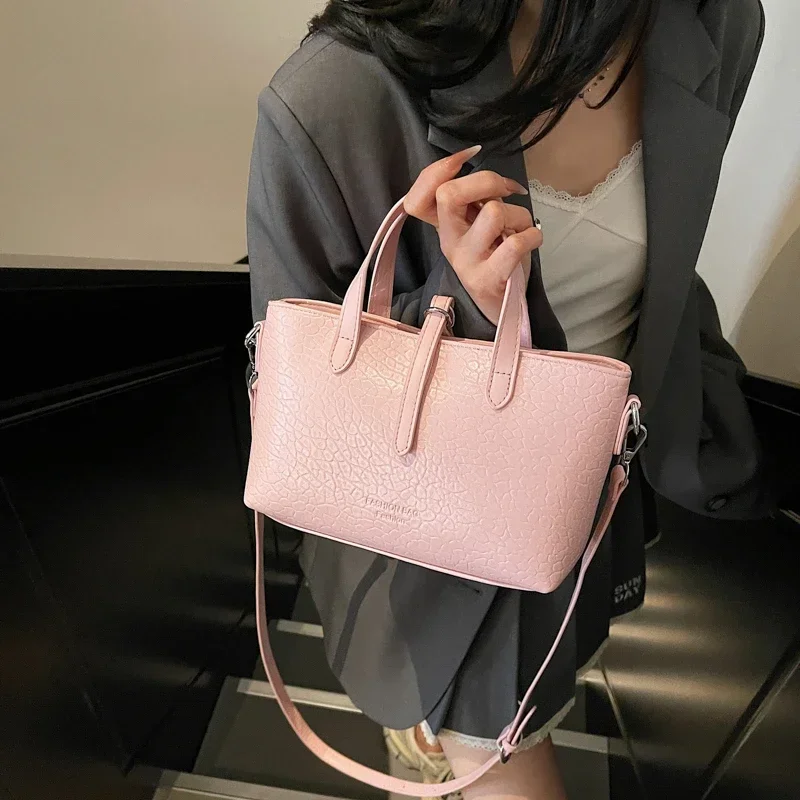 

Designer High-End Diaper Bag Women Luxury Crossbody Bag Elegant Leather Handbag Minimalist Stylish Large Capacity Tote