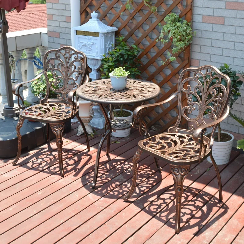 Mesas e cadeiras ao ar livre, mesas e cadeiras de varanda europeias ao ar livre para lazer no pátio, mesas e cadeiras brancas de alumínio fundido