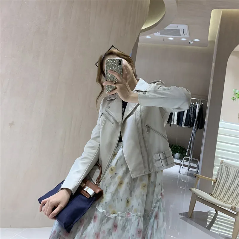 Cappotto corto sottile in ecopelle Primavera Donna Streetwear Coreano Beige Rosa Nero Risvolto Manica lunga Giacca da motociclista corta