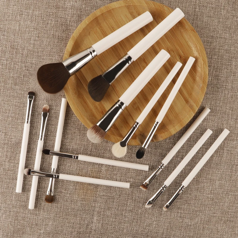 Confezione da 13 pennelli per trucco con manico bianco Pennello per correttore per trucco Pennello per fard Pennello per fondotinta per ombretto Cosmetici Strumenti di bellezza