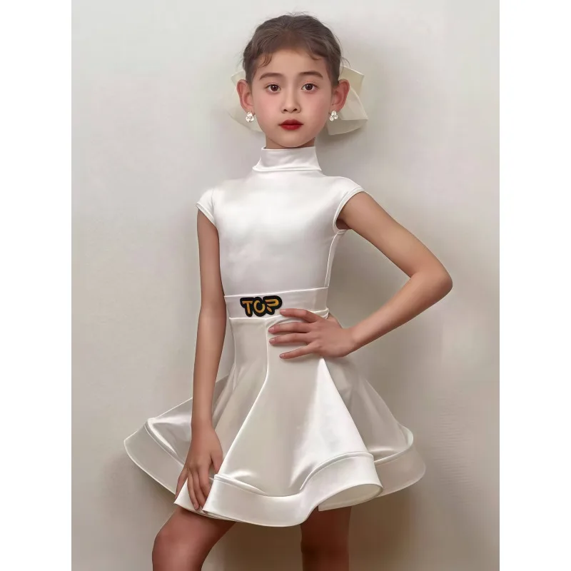맞춤형 소녀 라틴 댄스 드레스 밝은 흰색 벨벳 하이넥 어깨 라인 소매 피쉬본 조절 경연복