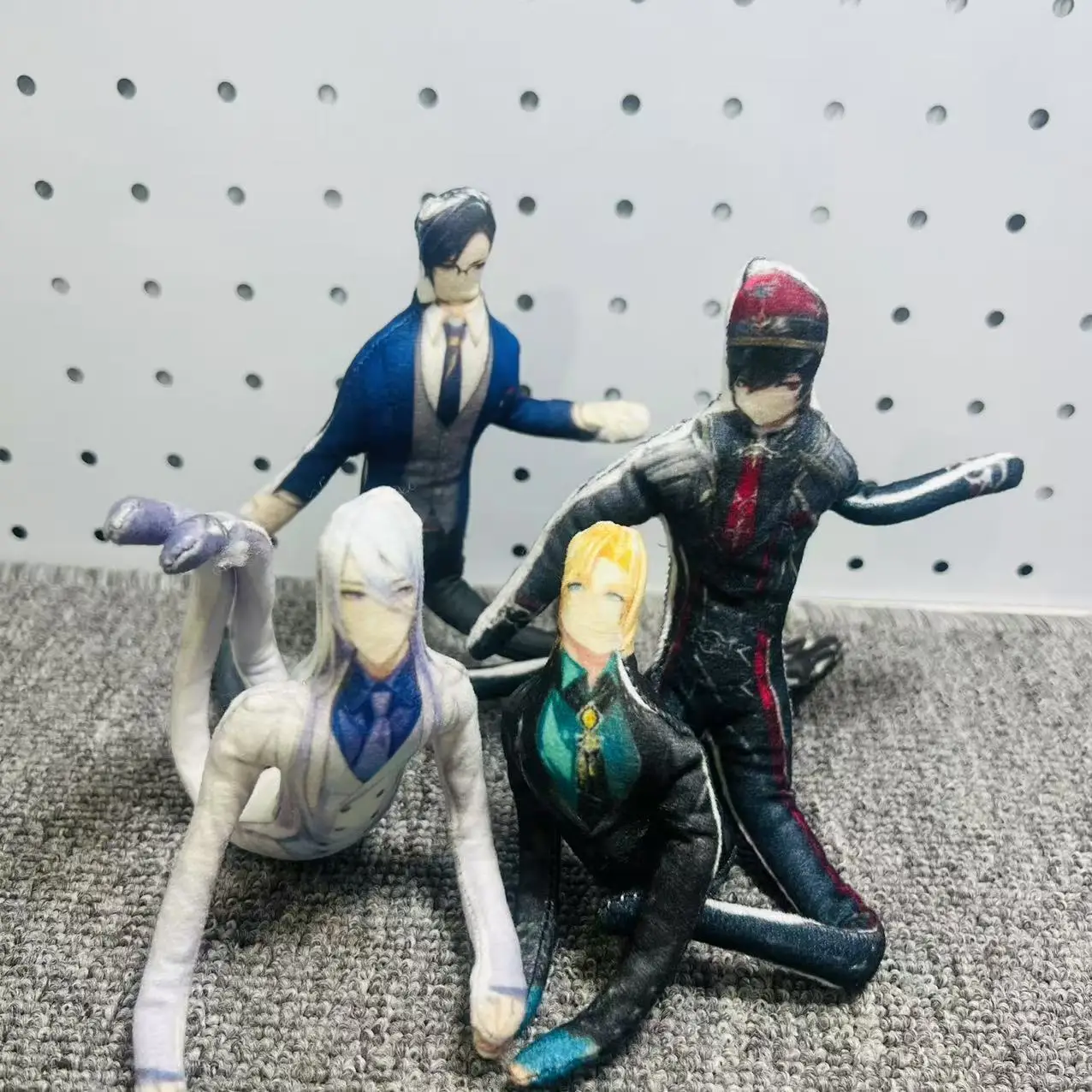 

Yeh Xuan «Путешествие художника сквозь время», аниме, косплей, мягкие куклы, подвижный абстрактный проволочный скелет для тела, реквизит на Хэллоуин