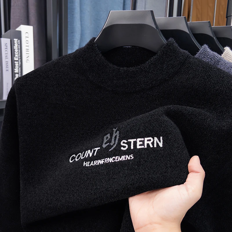 سترة رجالية من الصوف المنك لعام 2025 للخريف والشتاء بنمط جديد قميص شبه عالي الرقبة ، بلوزة دافئة سميكة في منتصف العمر والشباب