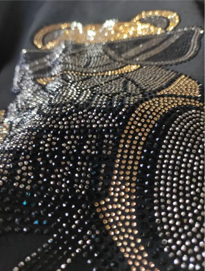 2025 Estate Manica corta T-shirt Abbigliamento donna Orso cartone animato Strass 100% cotone Moda Streetwear O Collo Maglietta da donna