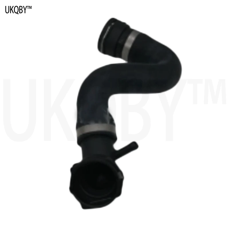 

На водопроводе охлаждающей жидкости 7P0122101A 95810640120 A2940152