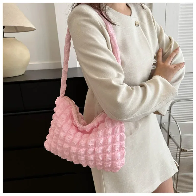 

Popular Cloud Puff Shoulder Bag for Girls Fashion Folded Female Shoulder Bag Simple Solid Color Student Handheld Underarm Bag