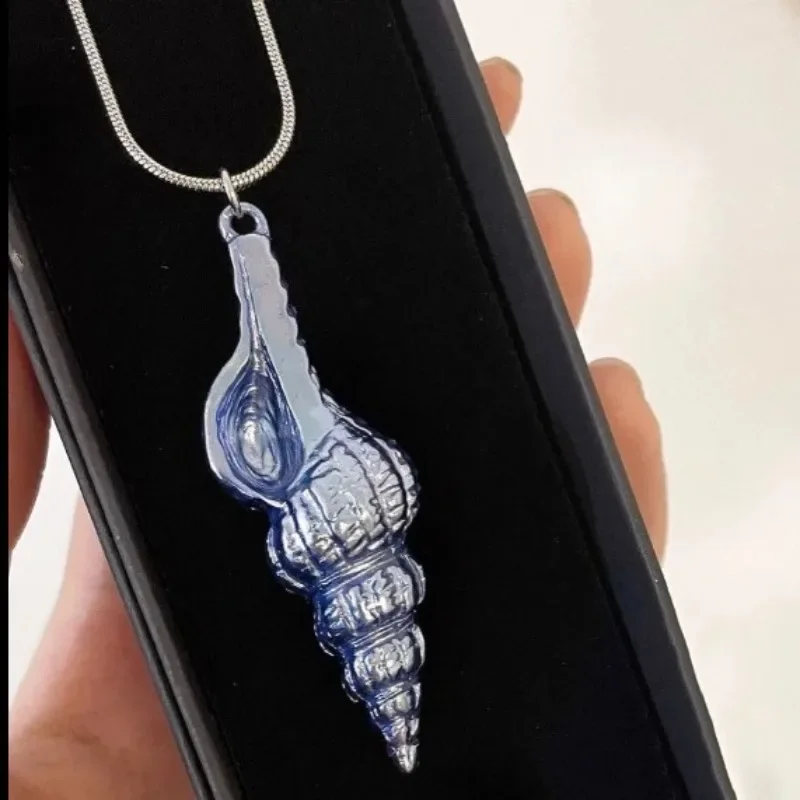 

Exquisite Conch Pendant Necklace Stardew and The Valley Mermaid Proposal Game Series Clavicle Necklace RPG Fans for Girl Woman