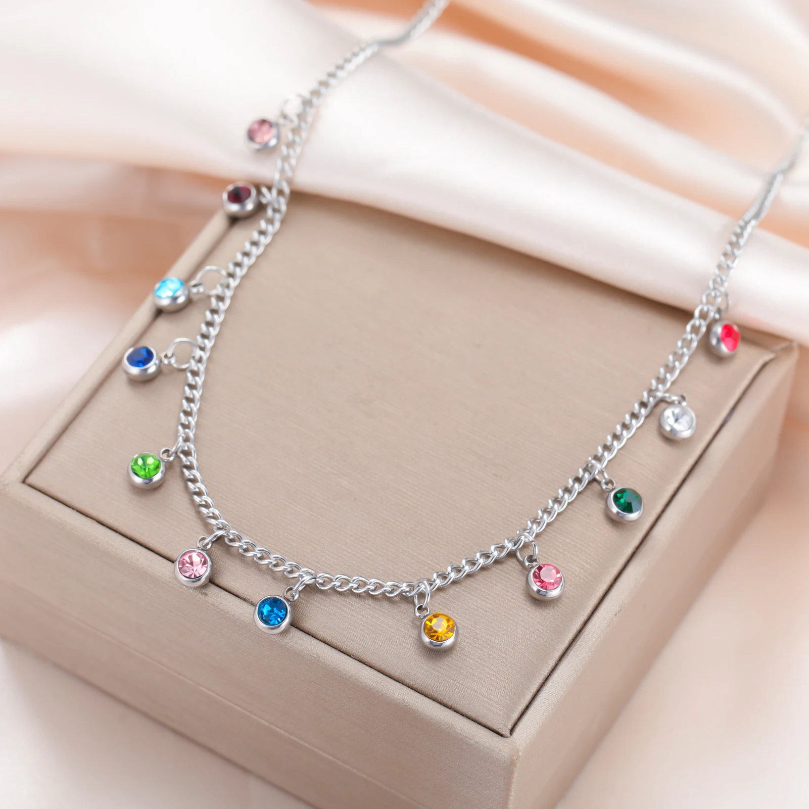 Bunte Klare Zirkon-Anhänger Damenketten 2026 Edelstahl Trendiger Schmuck Choker-Halsketten Party Geburtstagsgeschenk 2026