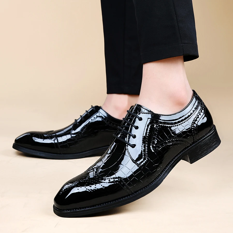 Brogue Men\'s patent leather shoes Lace up anti slip luxury men\'s brand Wedding Fashion Party Outdoor Walking Plus Size Shoes