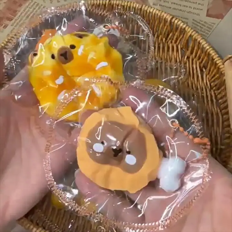 かわいいカピバラの握って遊べるおもちゃ、シリコン製ストレス解消おもちゃ、クリームのような感触の減圧おもちゃ、ゆっくり戻るキーホルダーチャームギフト