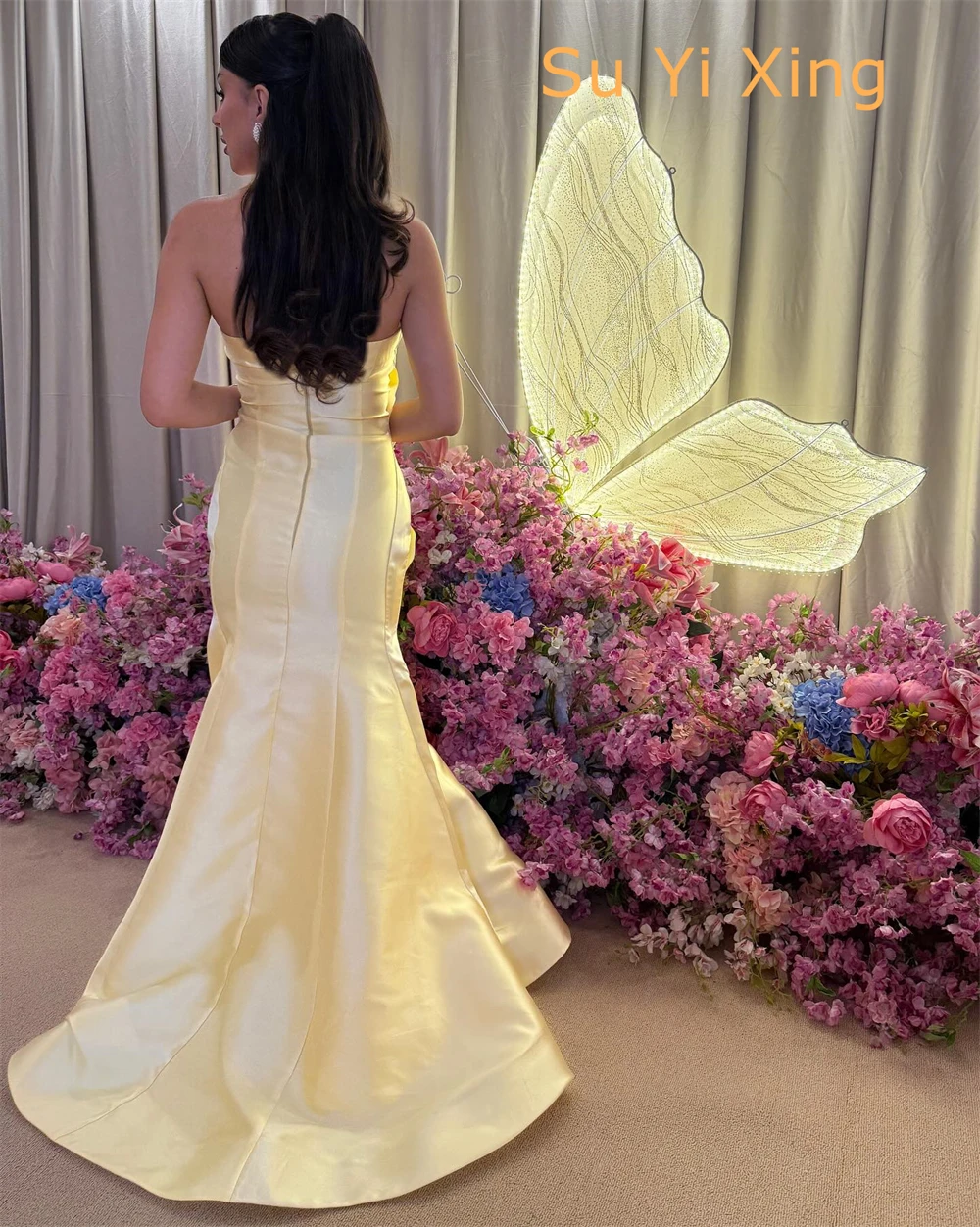 Dostosowana klasyczna żółta satynowa suknia wieczorowa nowoczesna bez ramiączek bez rękawów sukienka na imprezę formalna linia A długość podłogi suknie gwiazd