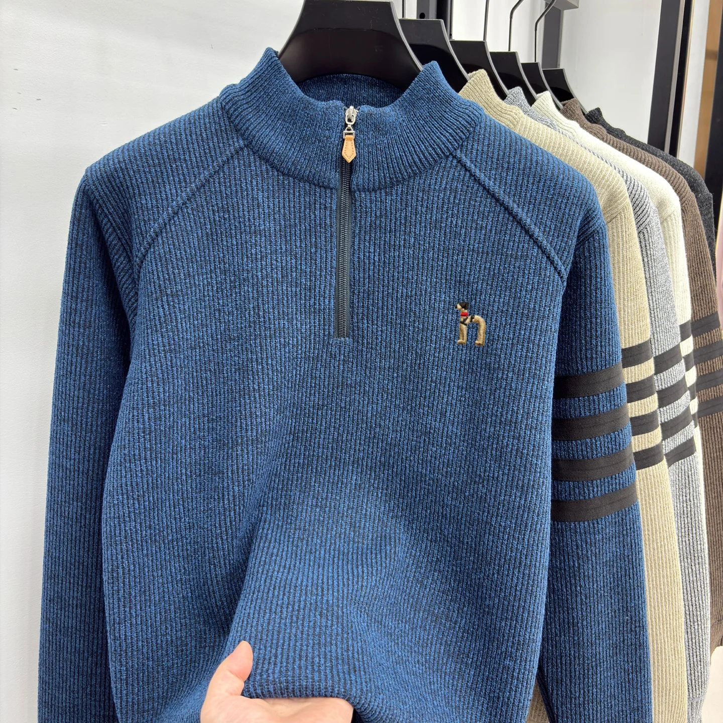 High End Velvet Sweater Winter New Warm Thick Zipper Semi High Neck Classic Cartoon Dog Embroidery Striped Men's Knit Pullover