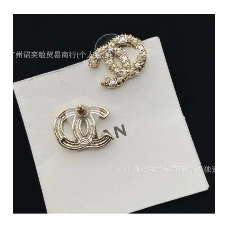 

Высококачественные серьги-гвоздики с бриллиантами и жемчугом, с боковыми вставками, для женщин, модные, элегантные, подчеркивающие темперамент