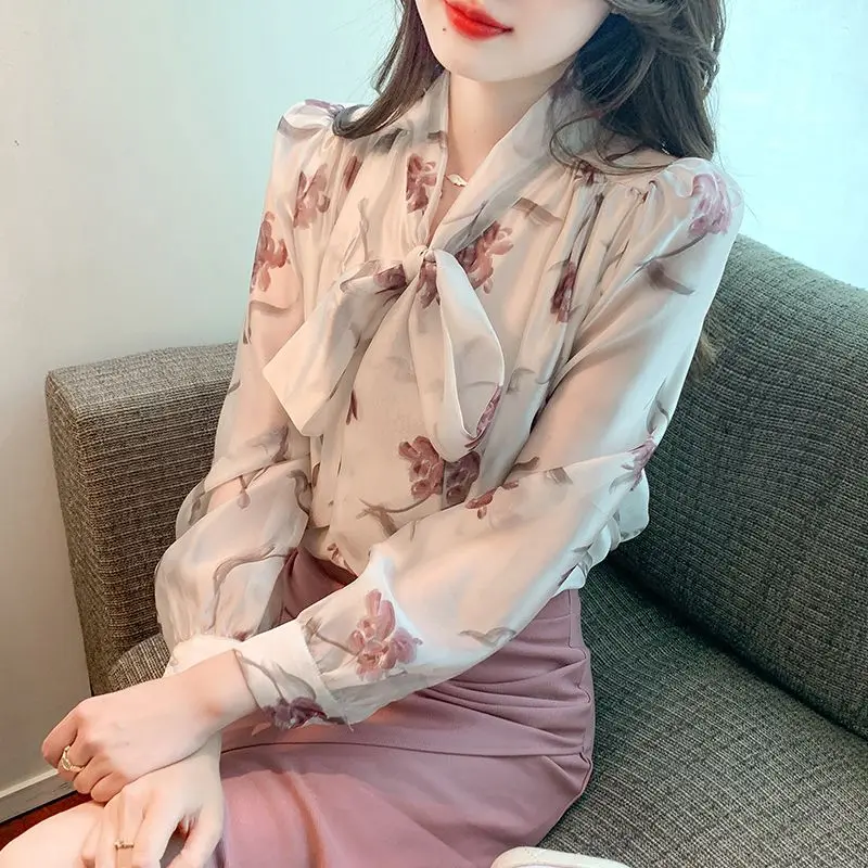 

Gentle French Bow Top Women's Long Sleeved Floral Chiffon Shirt New Chic and Stylish Small Shirt