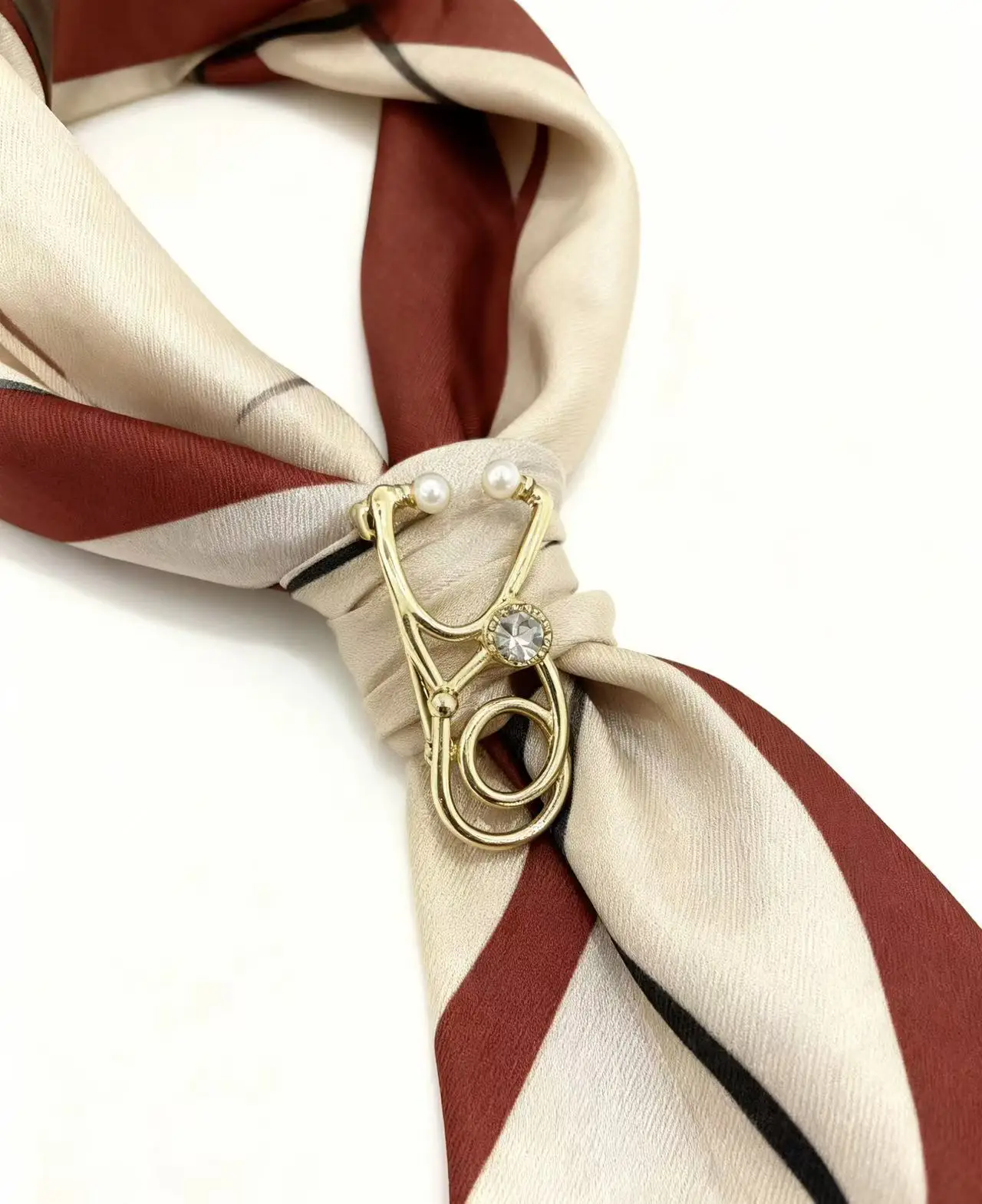 Light luxury gold stethoscope brooch cardigan pin high-end feeling pearl crystal decorative accessory 7167UCX261