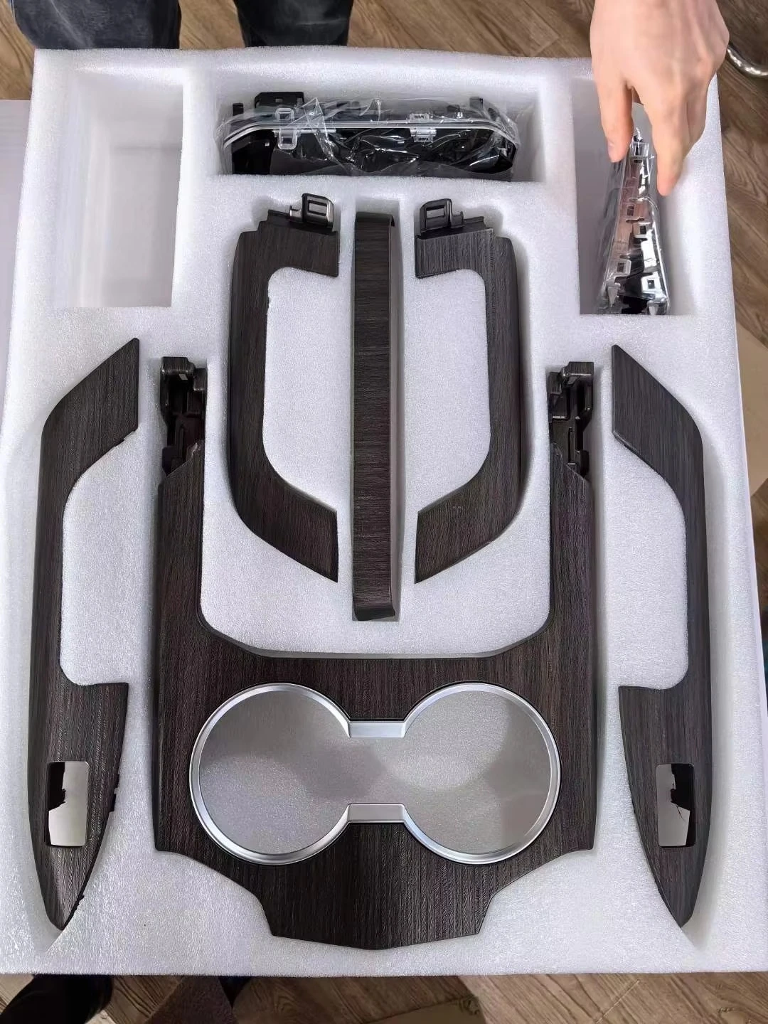 

Car Mahogany Left Hand Drive Clip-on Door Edges Protector Doors Handle Stickers For Land Cruiser Lc300 2022 Interior Upgrade