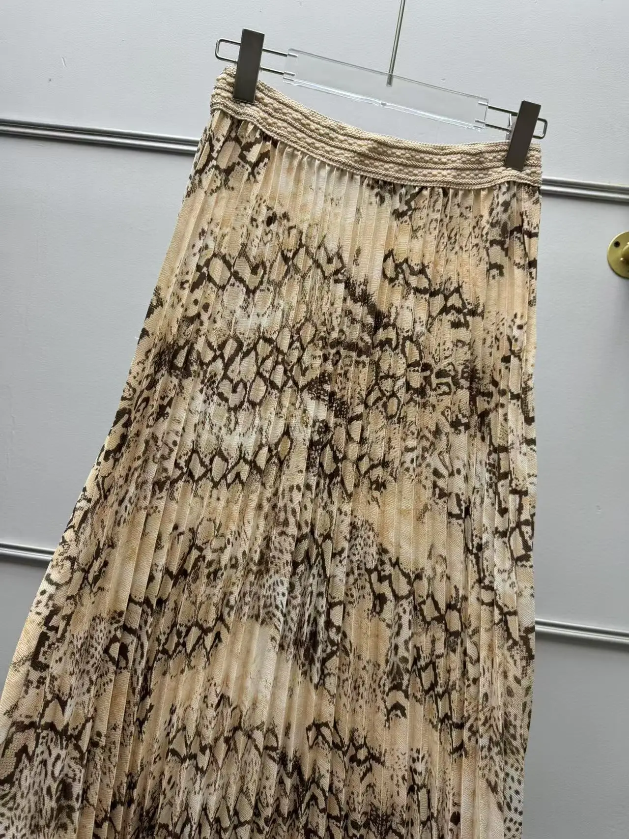 【هدية مجانية】تنورة متوسطة الطول بطيات عالية الخصر لخريف 2025 ذات ثنيات فرنسية عتيقة مطبوعة على شكل بيثون صحراوي للنساء #4