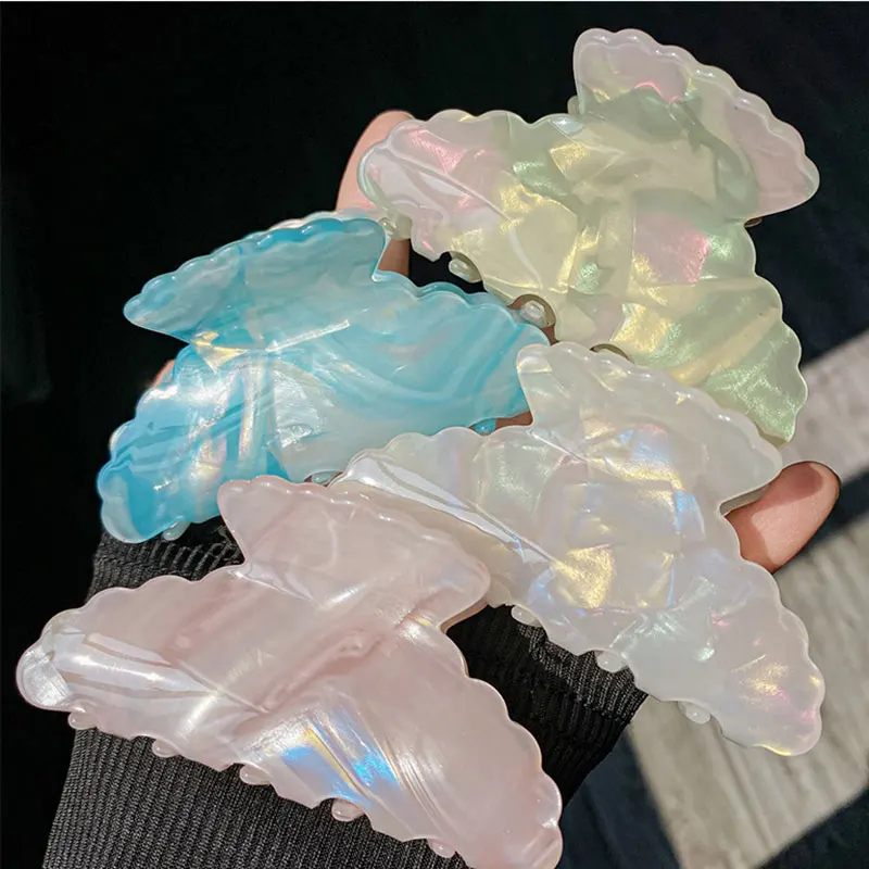 

Vintage Wave Hair Claw Female Temperament Elegant Mermaid Claw Clip Crab Hair Clips Women Girls Shark Clip Hair Accessories 2025