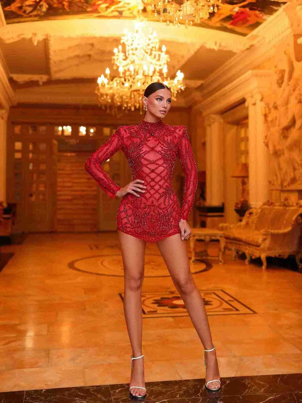 Newest Illusion Red Mini Evening Dress Dazzling Beaded High Neckline Prom Gown Customized Homecoming Cocktail Party Club Wear