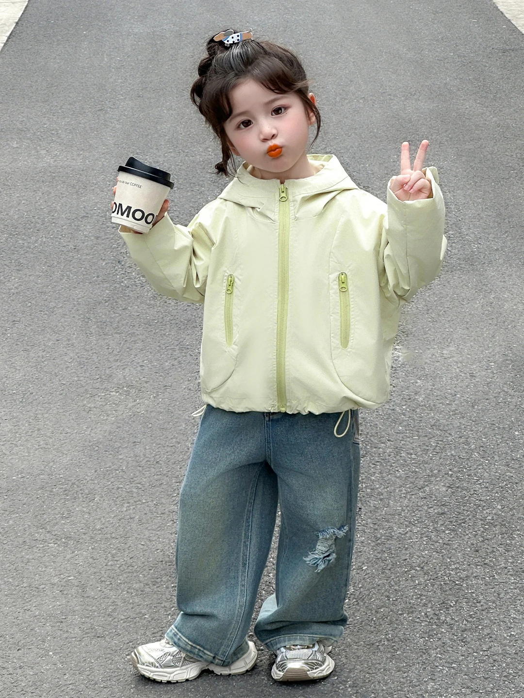 

Весенняя детская уличная куртка для девочек с капюшоном, ветровка на молнии, из нелиняющей ткани