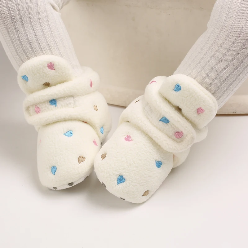 Newborn baby girl men's soft boots solid fleece snow boots 0-18M newborn baby warm shoes new fashionable and comfortable shoes