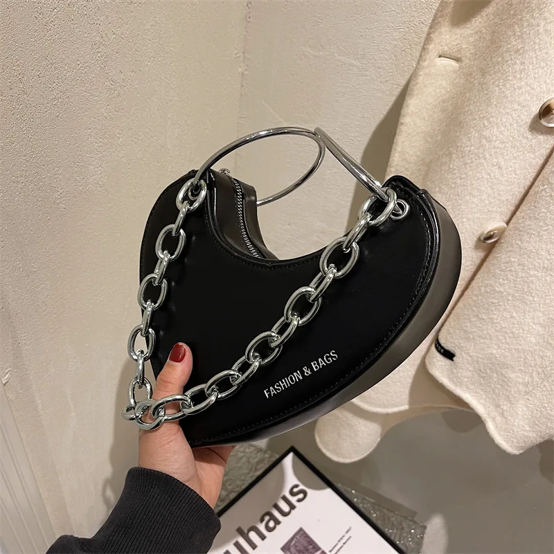 Women Bag 2022 Trend Summer New Underarm Pattern Heart Fashion Personality Chain Solid Color Lady Handbag Silver Chian Popular