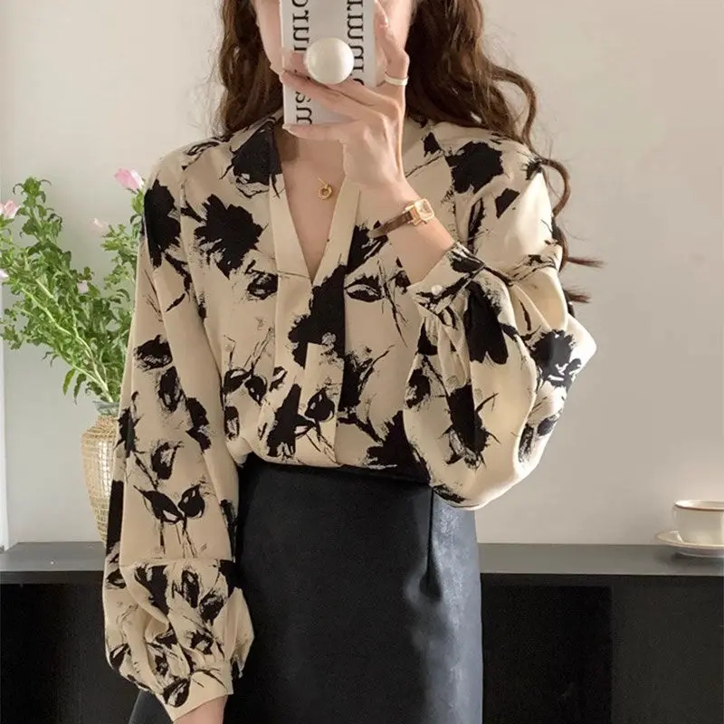 Women's 2024 Spring Autumn Vintage Fashion Commute Abstract Printed V-neck Blouses Chinese Style Lantern Sleeves Loose Shirts