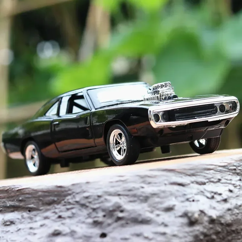 1:32 Fast & Furious Dodge Charger Muscle car Diecast Car modello in lega di metallo Pull Back Sound Light Car kids Gift Collection A142