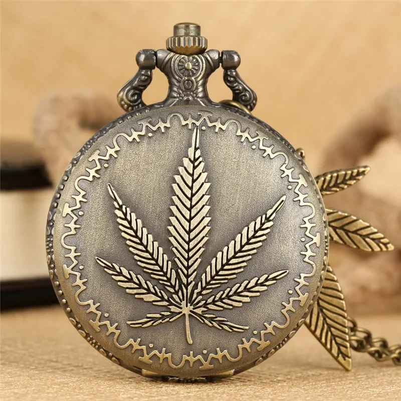 

Vintage Engraved 3D Leaf Design Bronze Quartz Analog Pocket Watch for Men Women with Sweater Necklace Chain Collectable Clock