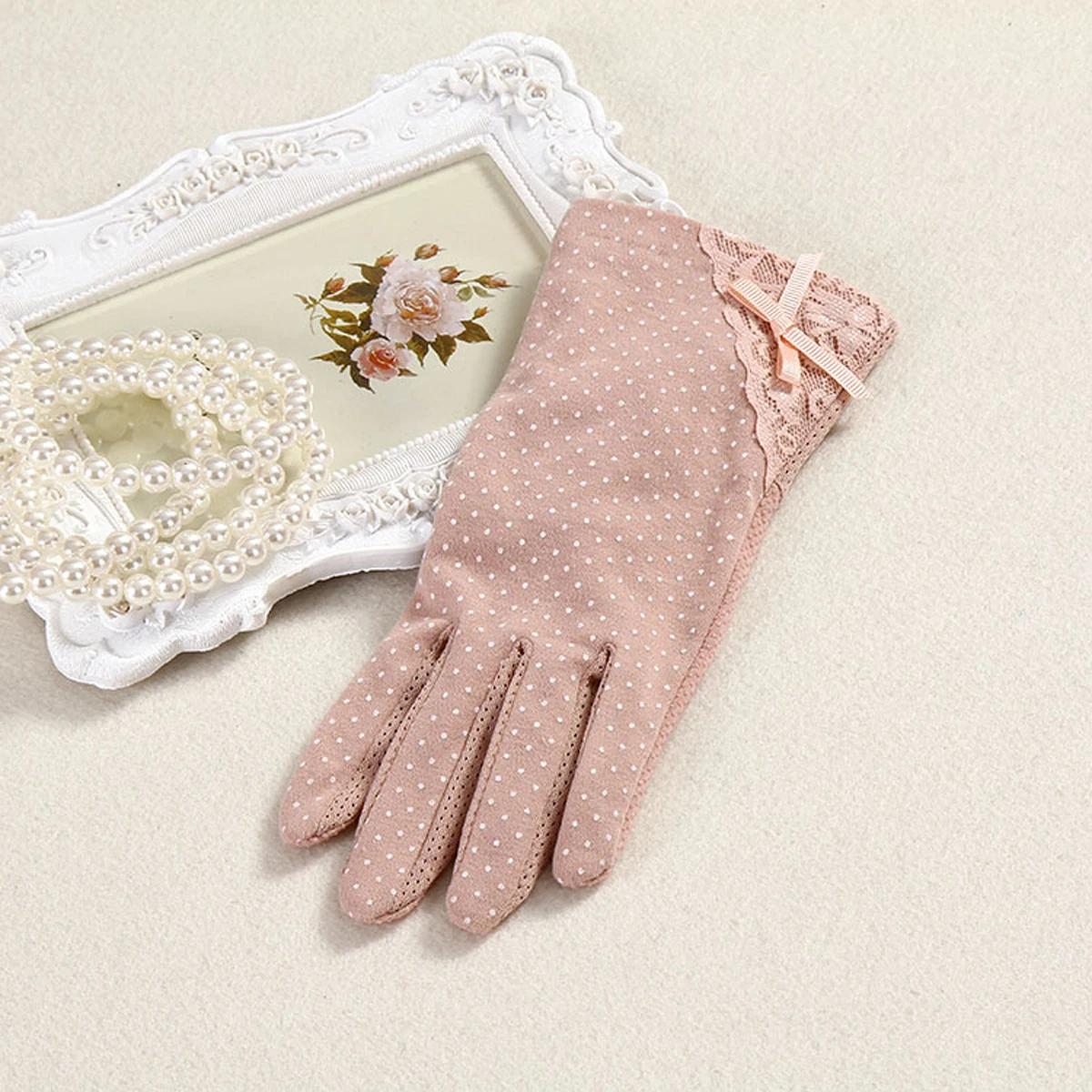 

4 Pairs Sunscreen Lace Gloves Thin Breathable Hiking Riding Fishing Mittens Summer UV Protection Premium Material Gloves Set