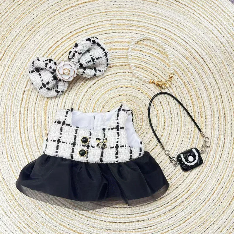 1 Set di vestiti da 1a 2a 3a generazione per ciondolo Labubu Minigonna stile perla Accessorio moda donna Regalo Natale Compleanno