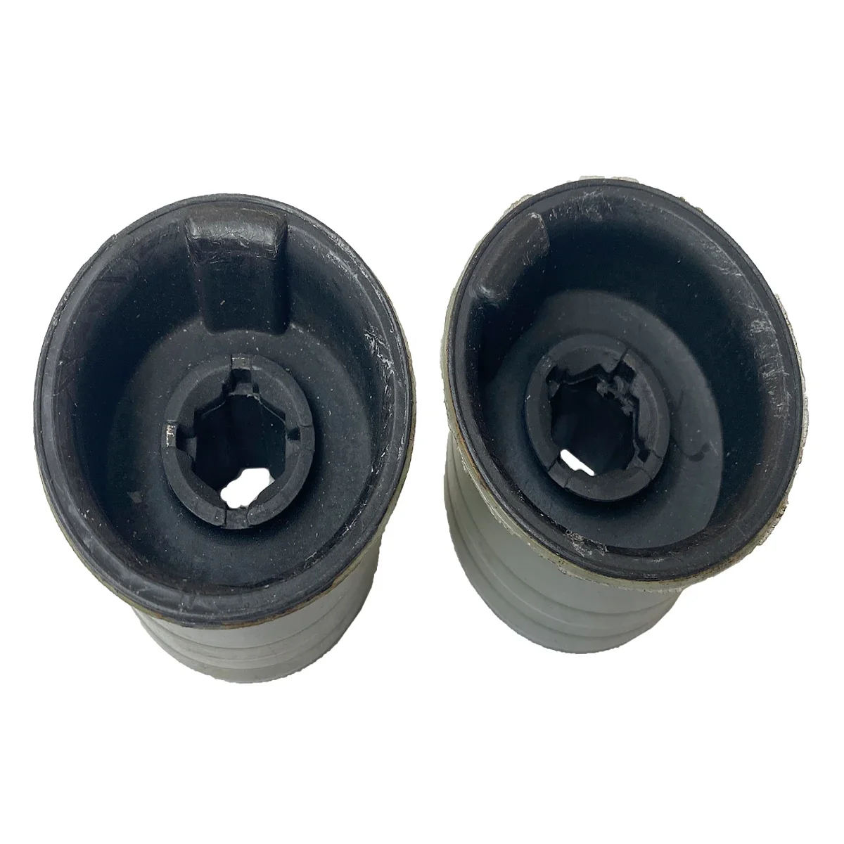 

New 2pcs Front Suspension Control Arm Bushing For Audi A3 8P1 Sportback 8PA Seat Leon 1P1 8J0407183 8J0 407 183 Car Accessories