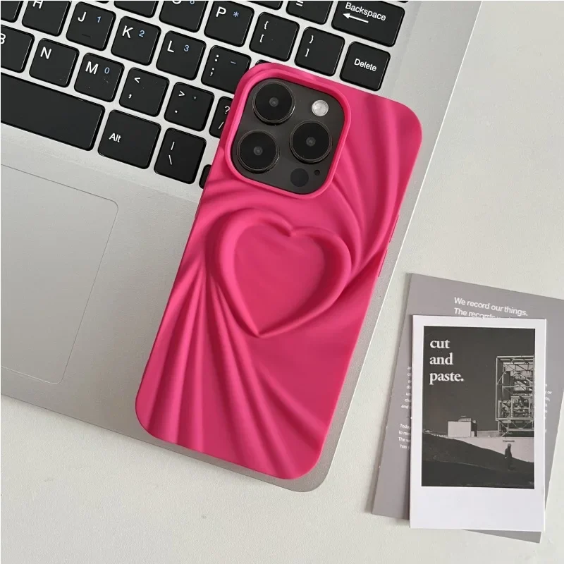 Funda de teléfono con forma de corazón de amor 3D arrugada plegable a la moda para IPhone 13, 14, 15 Pro Max, 16 Plus, 11, 12, ProMax, funda completa de silicona mate suave